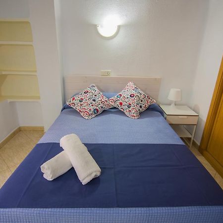 Hostal Guillot ตอร์เรโมลิโนส ภายนอก รูปภาพ