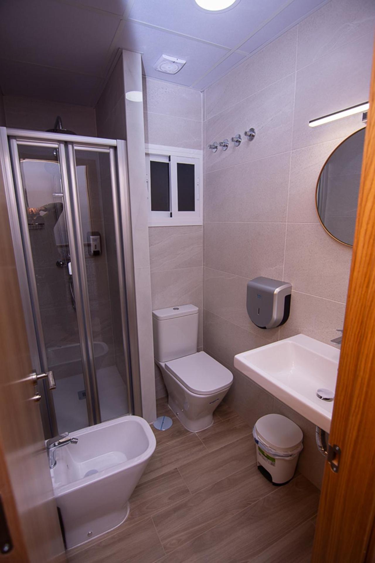 Hostal Guillot ตอร์เรโมลิโนส ภายนอก รูปภาพ