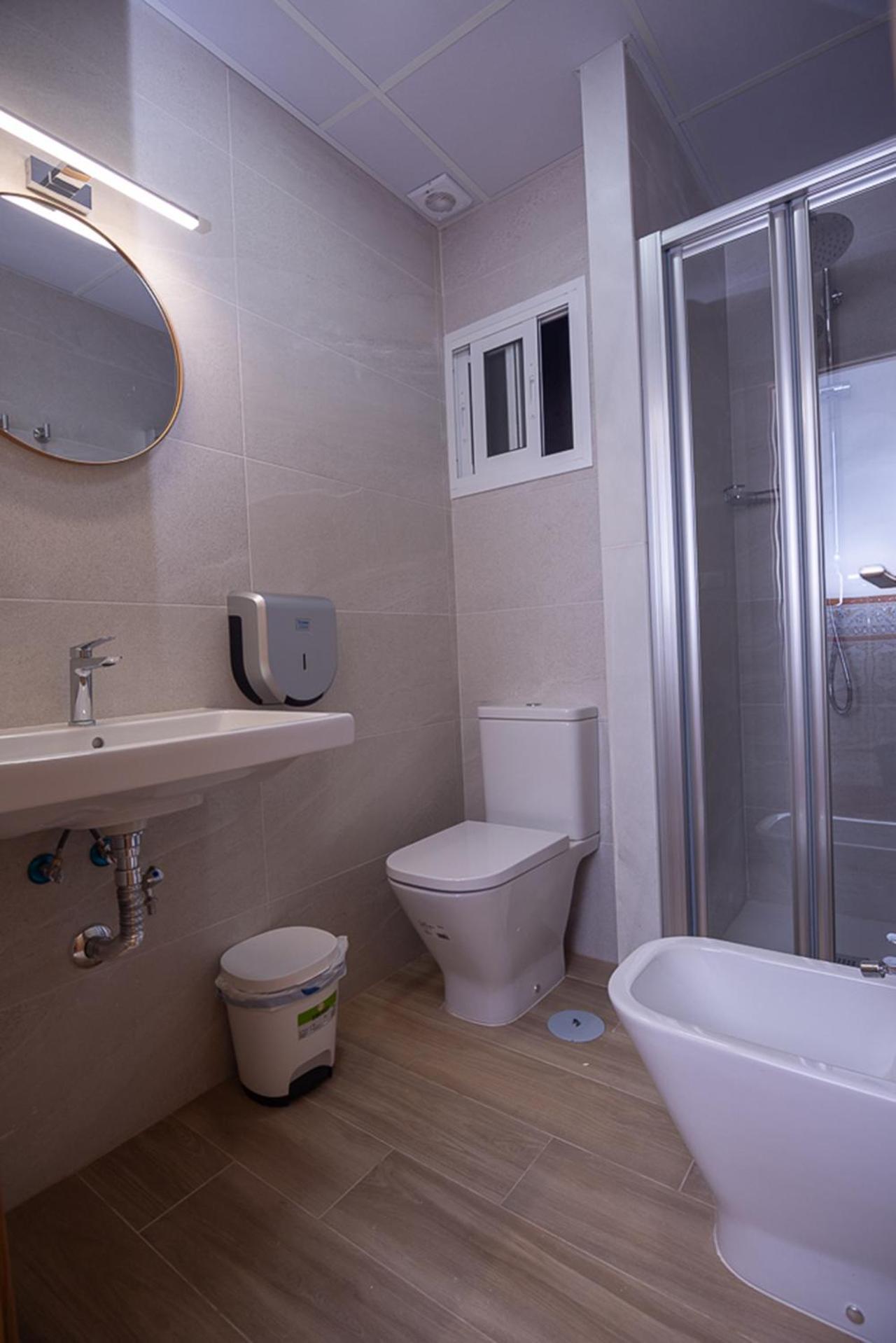 Hostal Guillot ตอร์เรโมลิโนส ภายนอก รูปภาพ